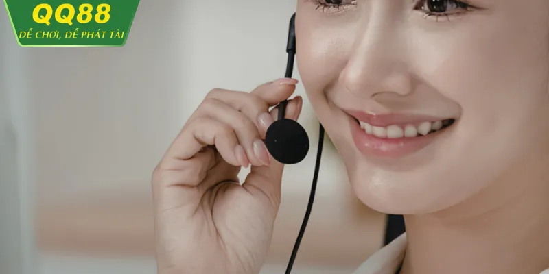 Liên Hệ QQ88 2026 – Hỗ Trợ Nhanh Chóng 24/7 Nhân viên hỗ trợ QQ88 qua hotline chuyên nghiệp